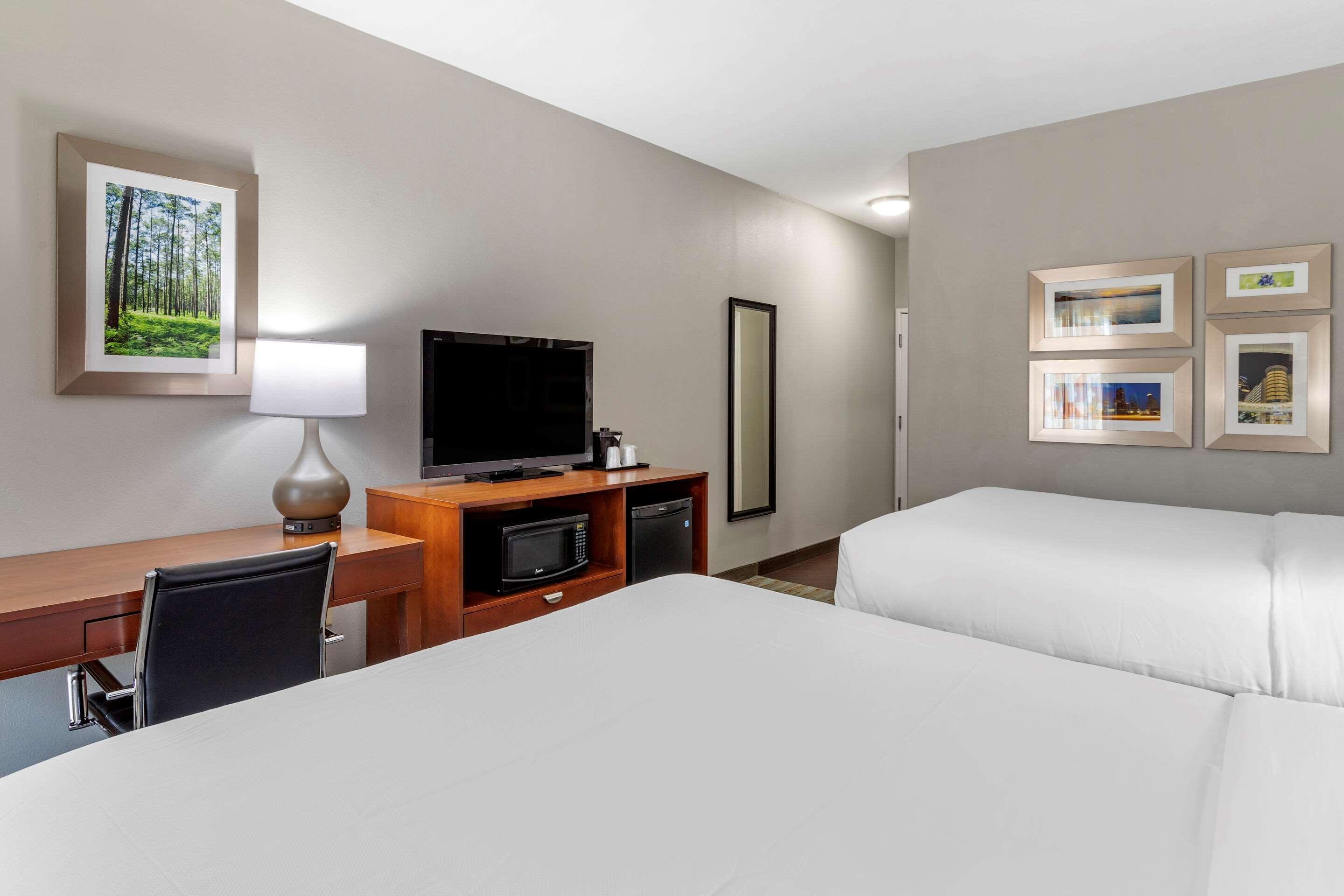 Comfort Inn & Suites Cleveland Buitenkant foto