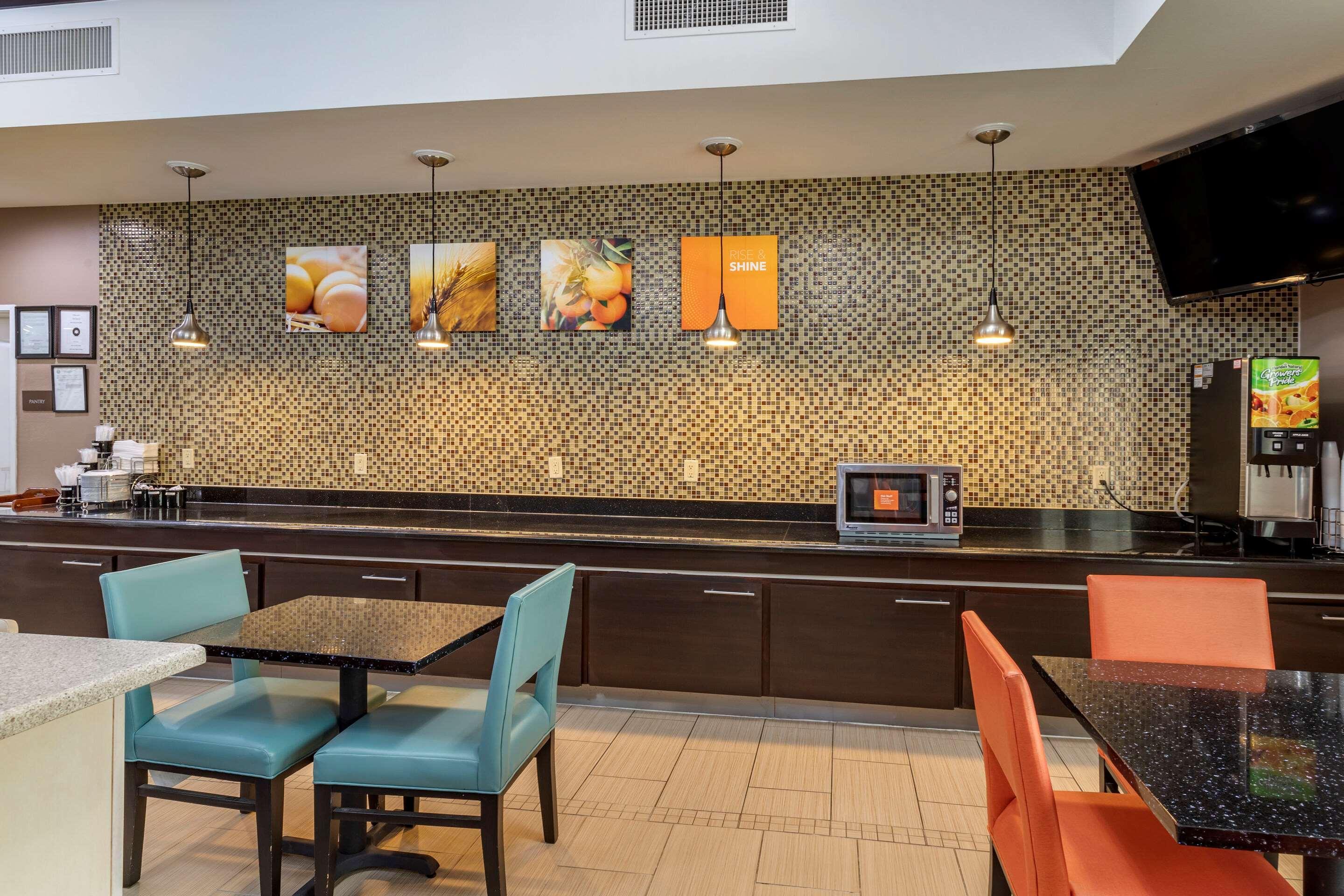 Comfort Inn & Suites Cleveland Buitenkant foto