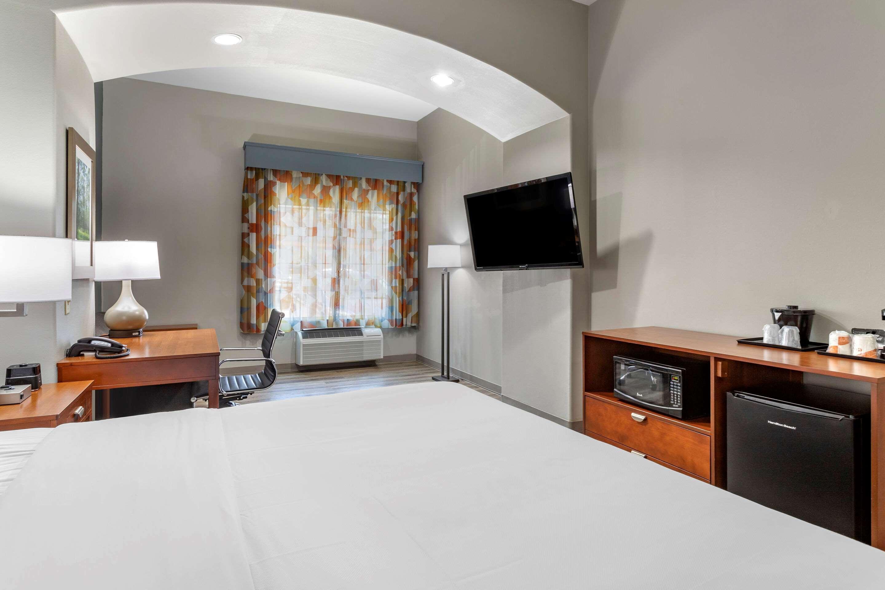 Comfort Inn & Suites Cleveland Buitenkant foto