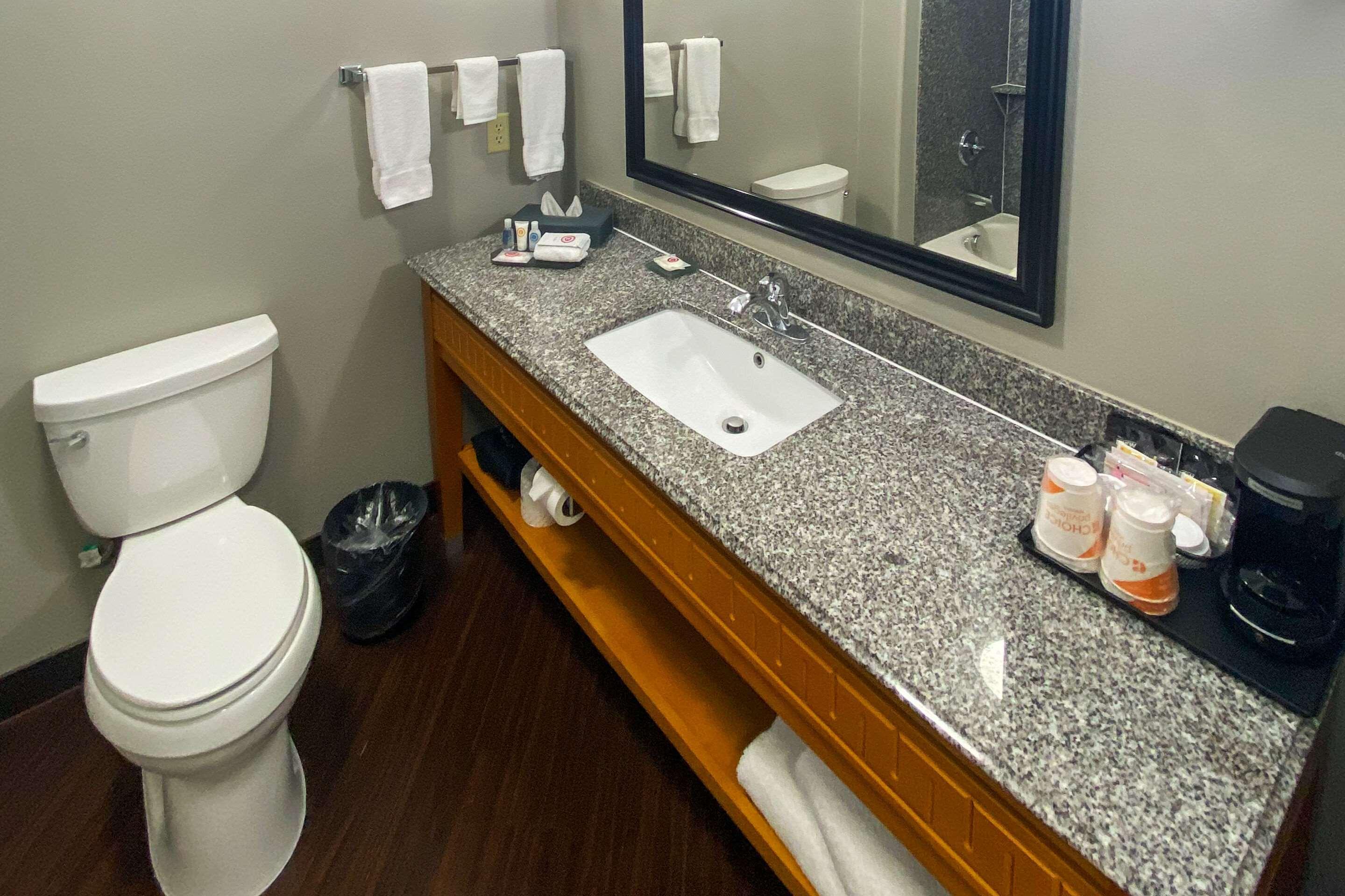 Comfort Inn & Suites Cleveland Buitenkant foto