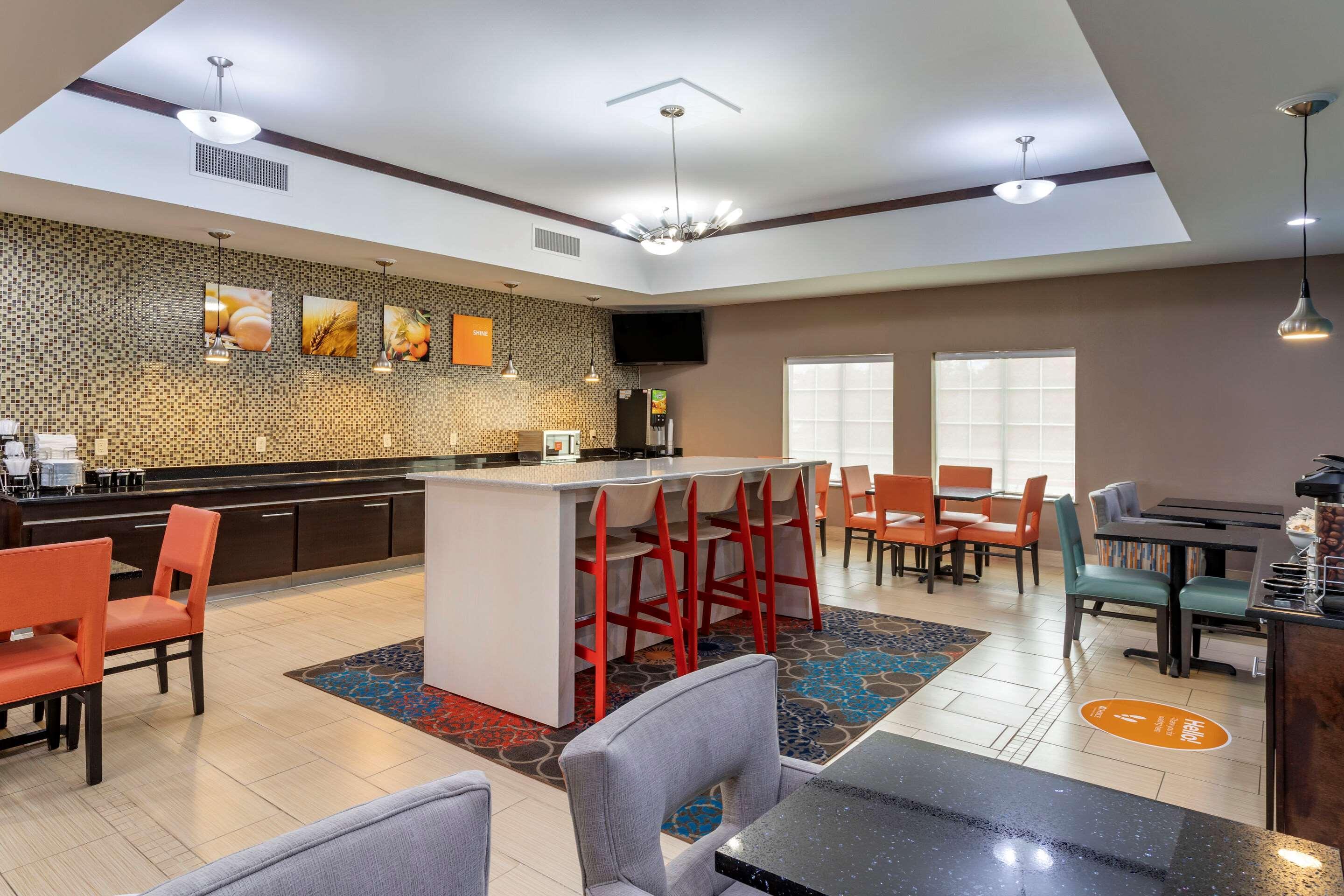 Comfort Inn & Suites Cleveland Buitenkant foto
