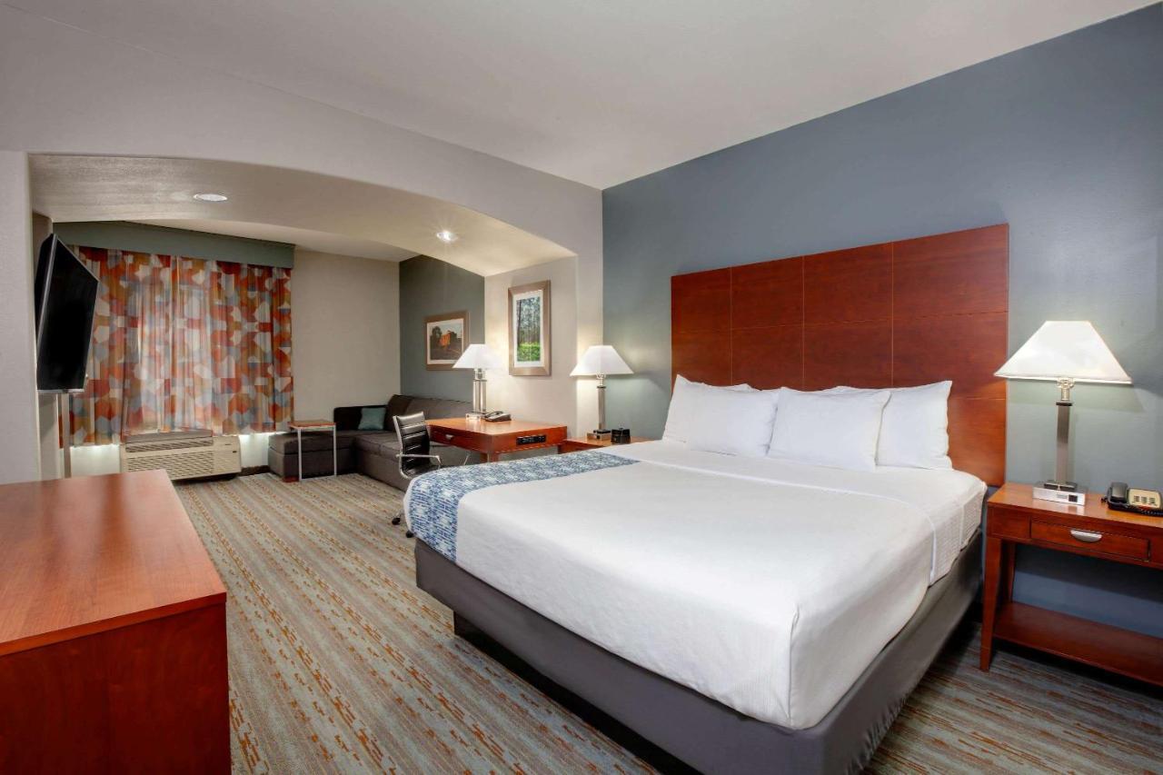 Comfort Inn & Suites Cleveland Buitenkant foto