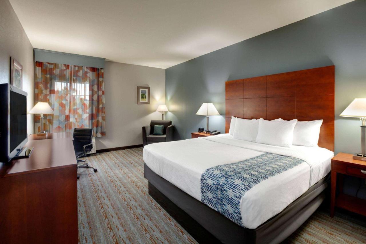 Comfort Inn & Suites Cleveland Buitenkant foto