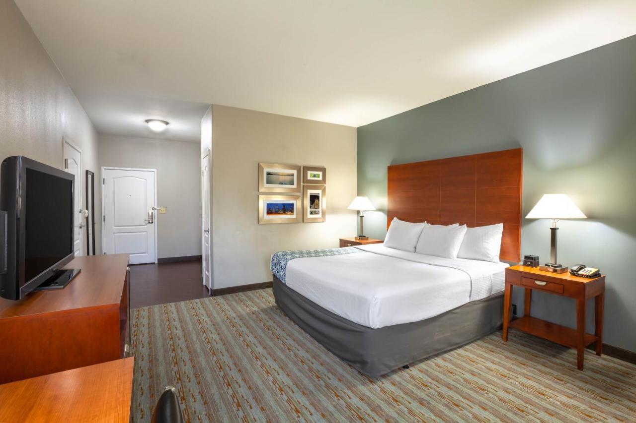 Comfort Inn & Suites Cleveland Buitenkant foto