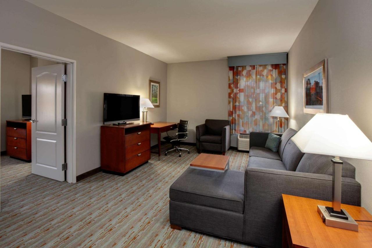 Comfort Inn & Suites Cleveland Buitenkant foto