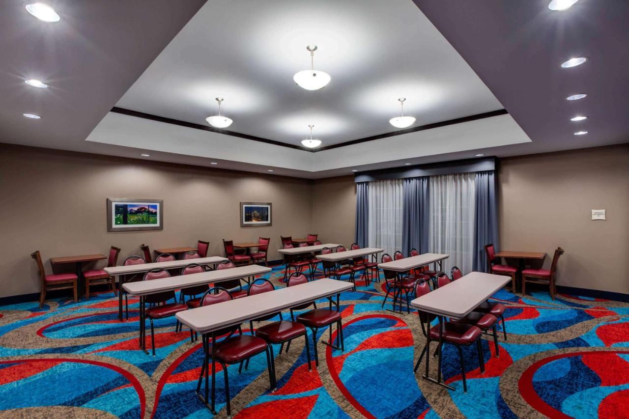 Comfort Inn & Suites Cleveland Buitenkant foto