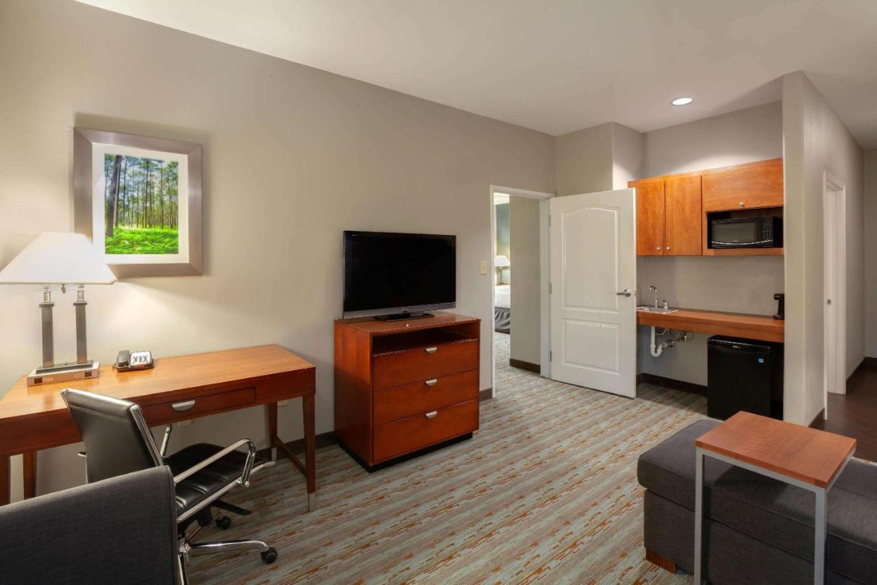 Comfort Inn & Suites Cleveland Buitenkant foto